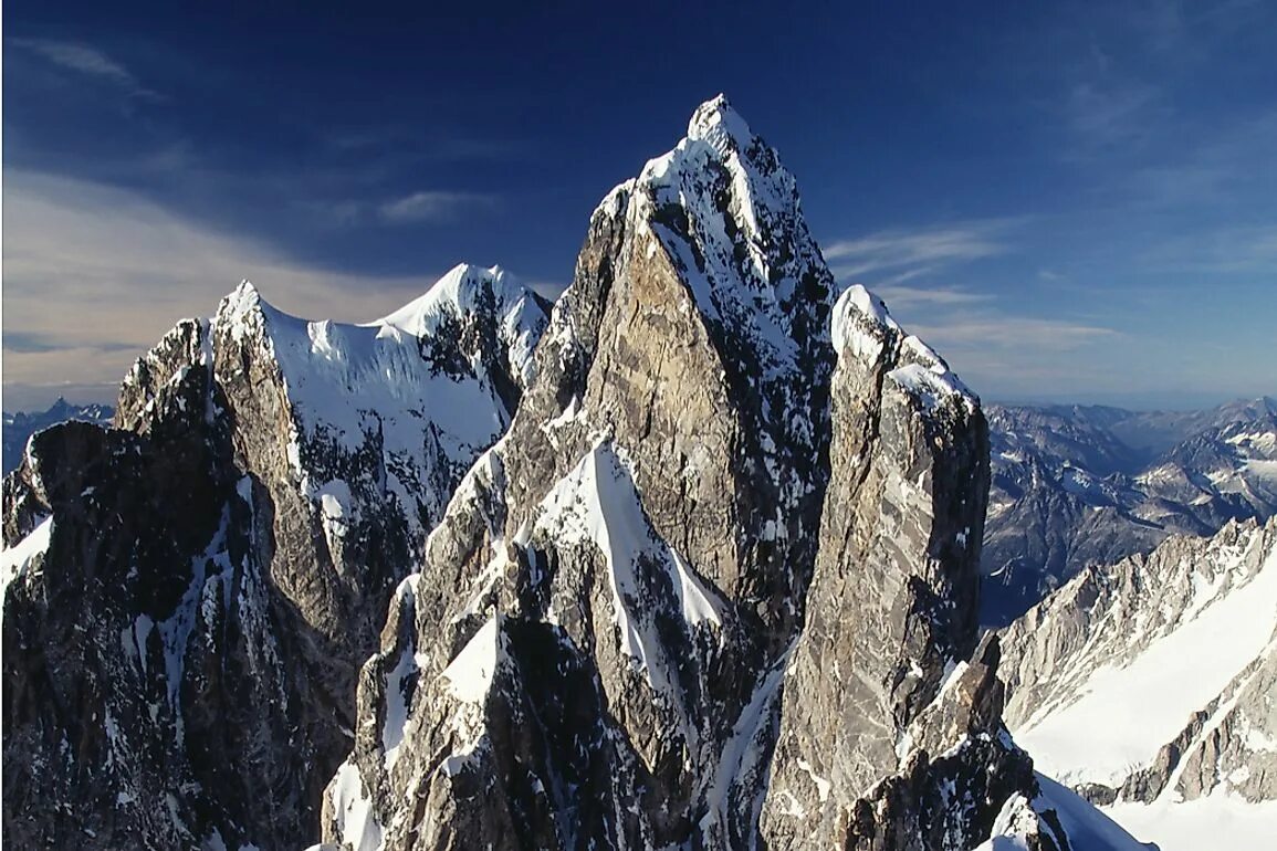 Higher mountains. Уоддингтон гора. Peak. Tall Mountain. Mount Columbia.