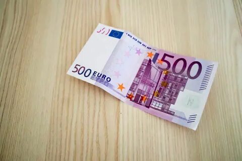 Деньги 500 евро