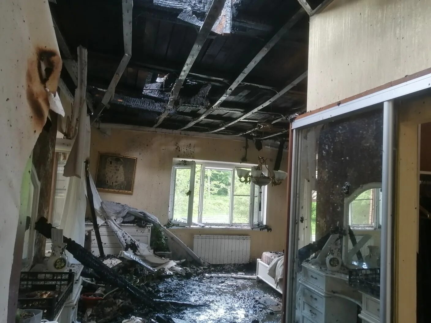 Что случится в мае 2023. Пожар в Хадыженске. Хадыженск пожар 18 мая 2022. Пожар вчера в Краснодаре в частном доме.
