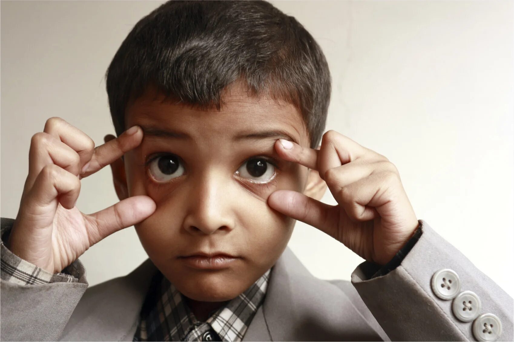 открытые глаза. широко открытые глаза. открывание глаз. открытые глаза. глаз человека.