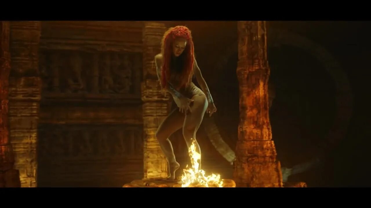 Видео клип там там где. Клип где. Нюша где ты там я official clip. Где нюша. Нюша фото из клипа где ты там я.