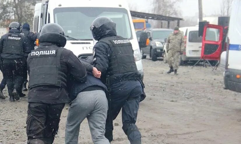 Надавать тумаков. Надавать тумаков