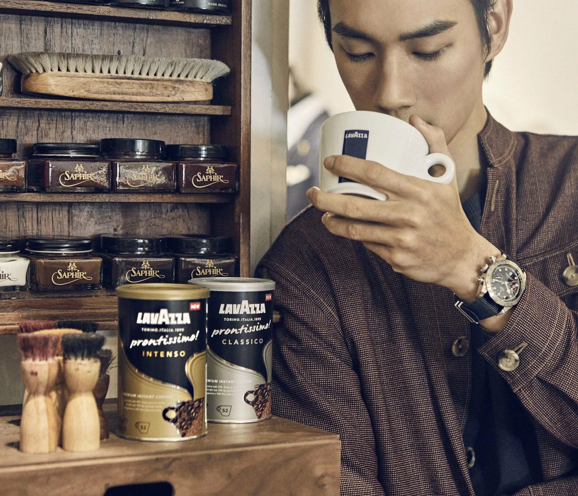 Привезти кофе. Lavazza coffee. реклама кофе. креативный кофе. реклама кофе lavazza.