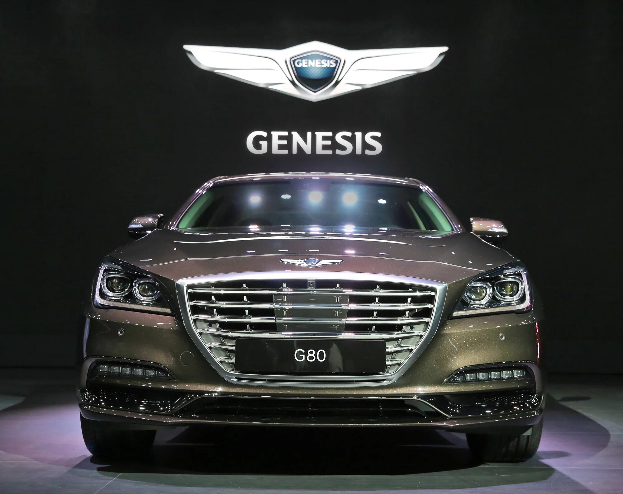 Генезис какая марка. Машина генезис g80. genesis g80 2017. genesis g80 значок. genesis g80 2016.