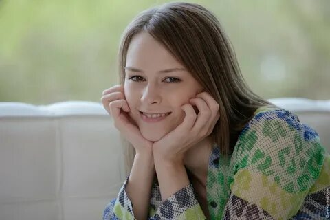 Beata in Wow Girls set Can't Stop Myself.