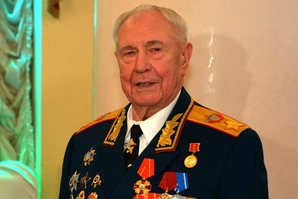 Язов видео. Язов министр обороны ссср. министр обороны язов 1991.