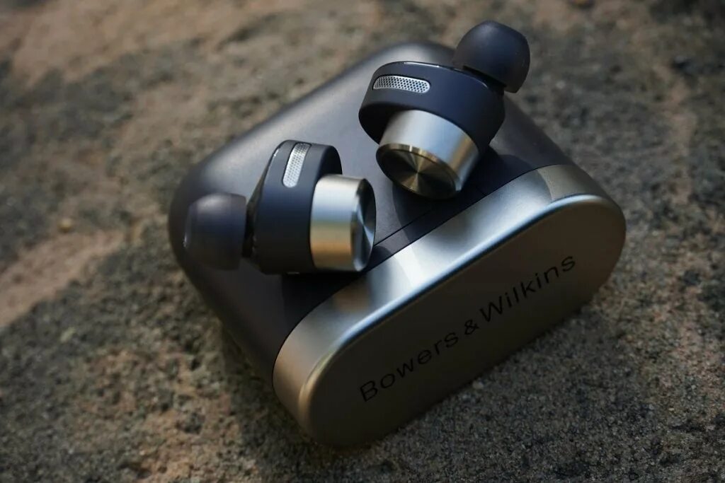 Беспроводные наушники bowers & wilkins pi7 s2, синие. Bowers wilkins pi7. Bowers & wilkins tws pi7 s2. Лучшие bowers wilkins беспроводные наушники. Pi7 s2.