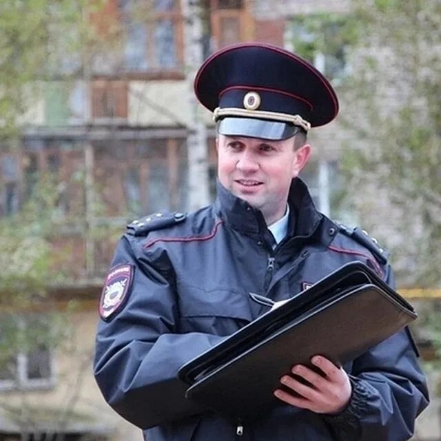 Участковый уполномоченный полиции ведет. Участковый. участковый карасук. участковый уполномоченный. фото приехал участковый.