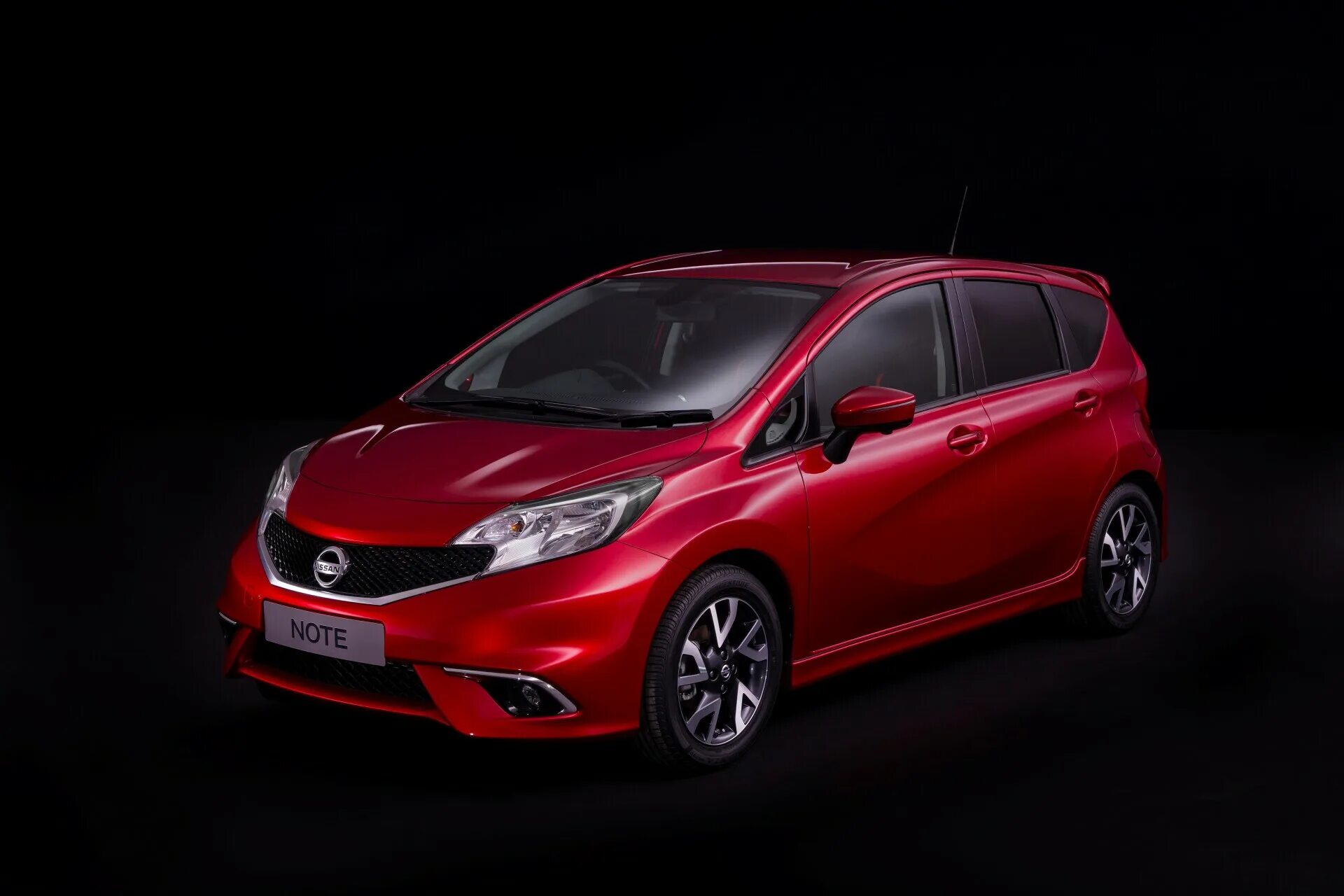 Ниссан ноут 2 поколение. Nissan versa note 2015. Nissan note 2005. Nissan note e-power nismo. Nissan note epower nismo.