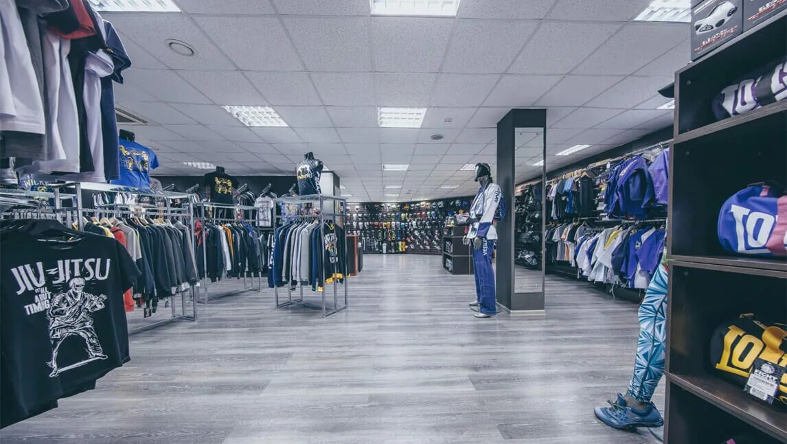 Fightwear дубининская. Москва партийный пер. Fightwear магазин. Файтвеар магазин фото снаружи. Fightwear дубининская.