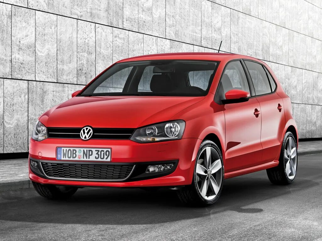 Купить поло 1 6. Фольксваген Polo 1.6 mk5. Volkswagen Polo 2012 красная. Volkswagen Polo mk6 хэтчбек. Volkswagen Polo красный.