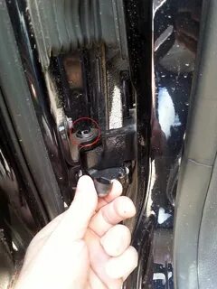 Открыть дверь пассата