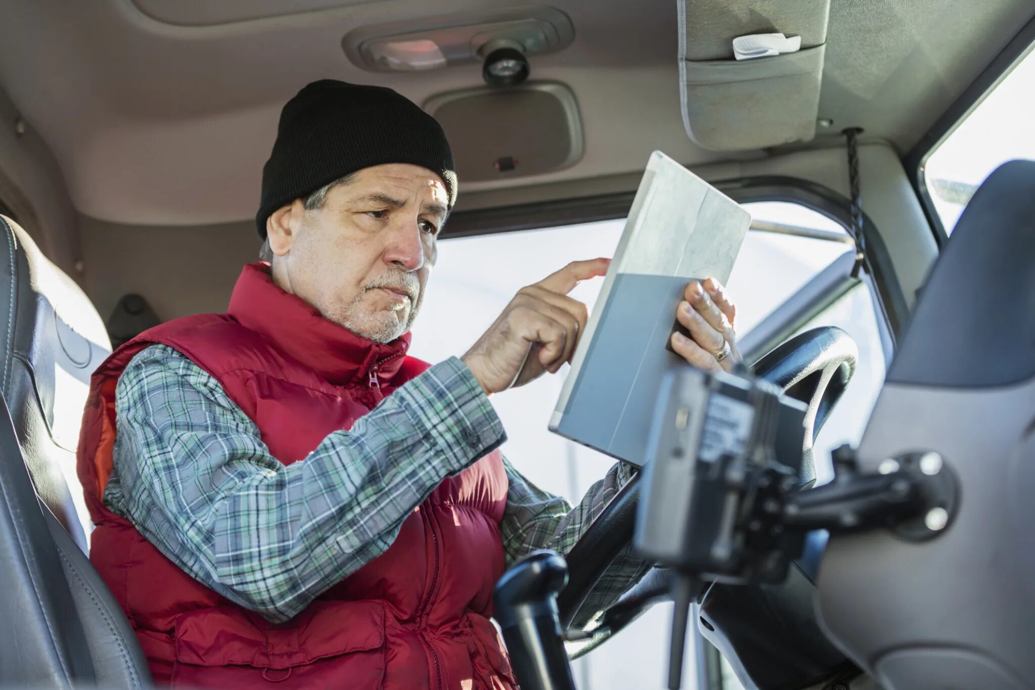 Helping on tests. Водитель грузовика. Водитель фуры. Truck Driver. Дальнобойщик предприниматель.