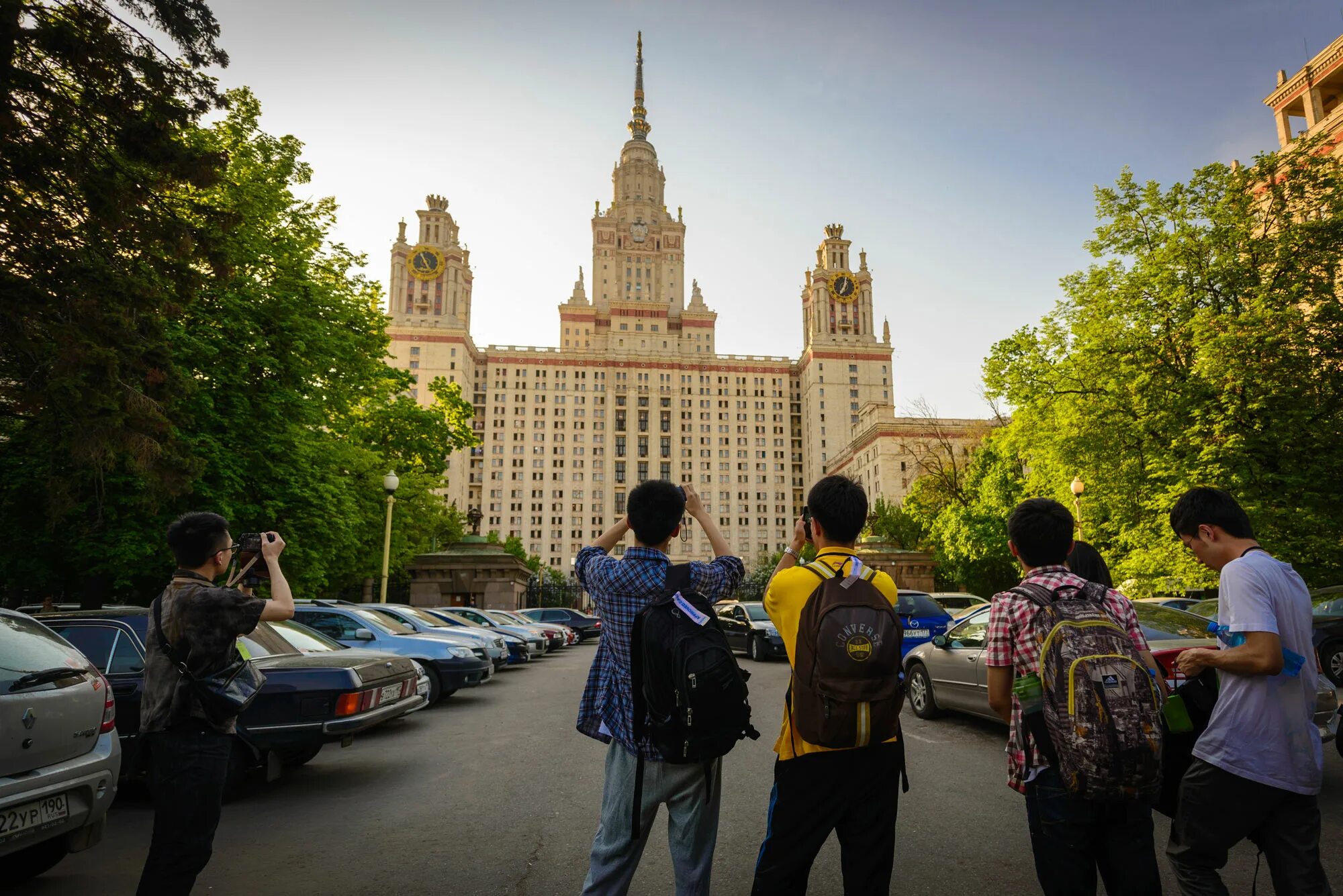 М. Москоу стейт юниверсити. Студенты мгу фото. В. Студенты у мгу зимой.
