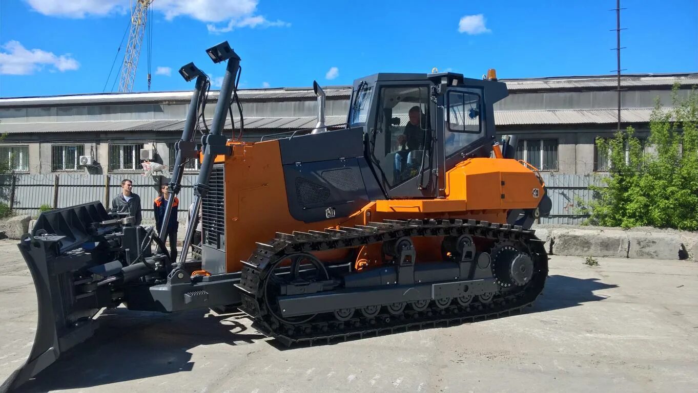 Кабина бульдозера тм10 гст дст-урал. Бульдозер урал. Бульдозер дст-урал d15. Бульдозер дст урал. Дст-урал d10.