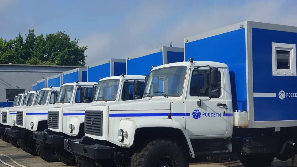 Автомобили россети. Автомобили энергетиков. Уаз буханка россети. Россети фск еэс машина. Россети автопарк.