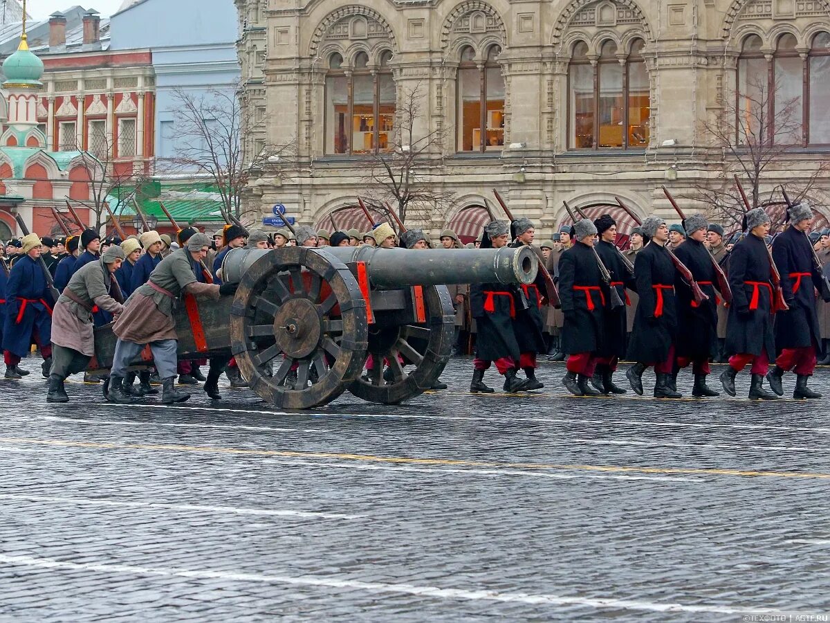 7 ноября какой события. Реконструкция парада 7 ноября 1941 года Москва. Парад 7 ноября 2019 года в Москве. Парад 7 ноября 2009. Парад 7 ноября 2014.