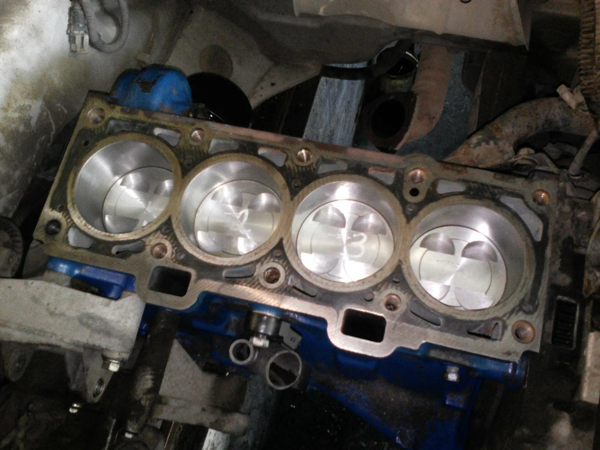 8 клапанов гнет. 6 8 клапанов. 6 загнул клапана. Ваз 2110 погнуло клапана. Рено логан 1.