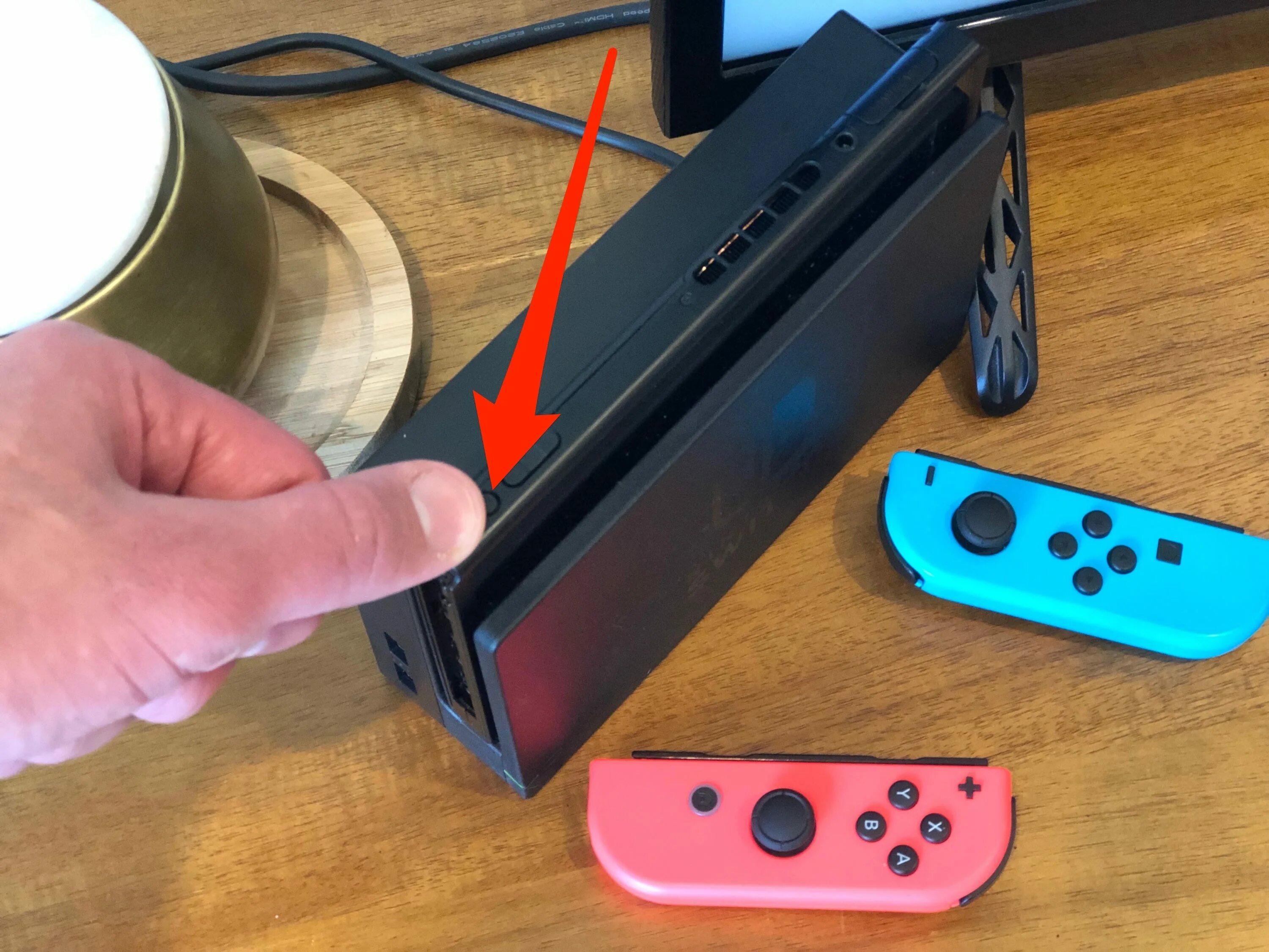 Nintendo switch не включается. Нинтендо свитч система. ТВ Нинтендо свитч. Охлаждение Нинтендо свитч. Нинтендо свитч выключатель.