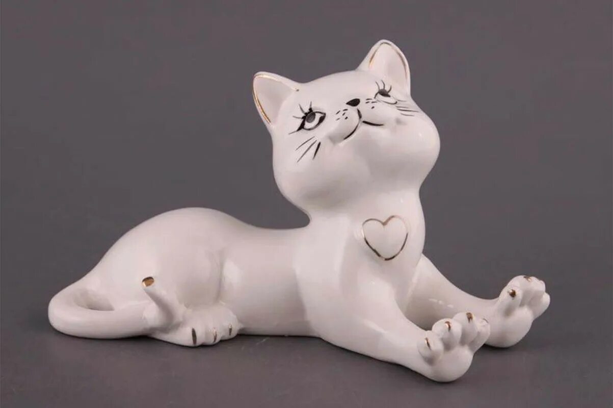 Керамическая кошка купить. Фигурка кошка. Изящные статуэтки кошек. Статуэтка "кот". Фарфоровая статуэтка "кошка".