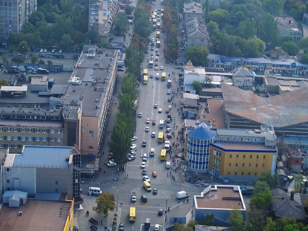 Что сегодня в центре города. Проспект металлургов мариуполь сейчас. мариуполь центр города. мариуполь проспект металлургов 2000 год. мариуполь проспект металлургов достопримечательности.