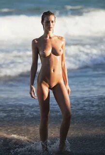 Flavia ventura nude.