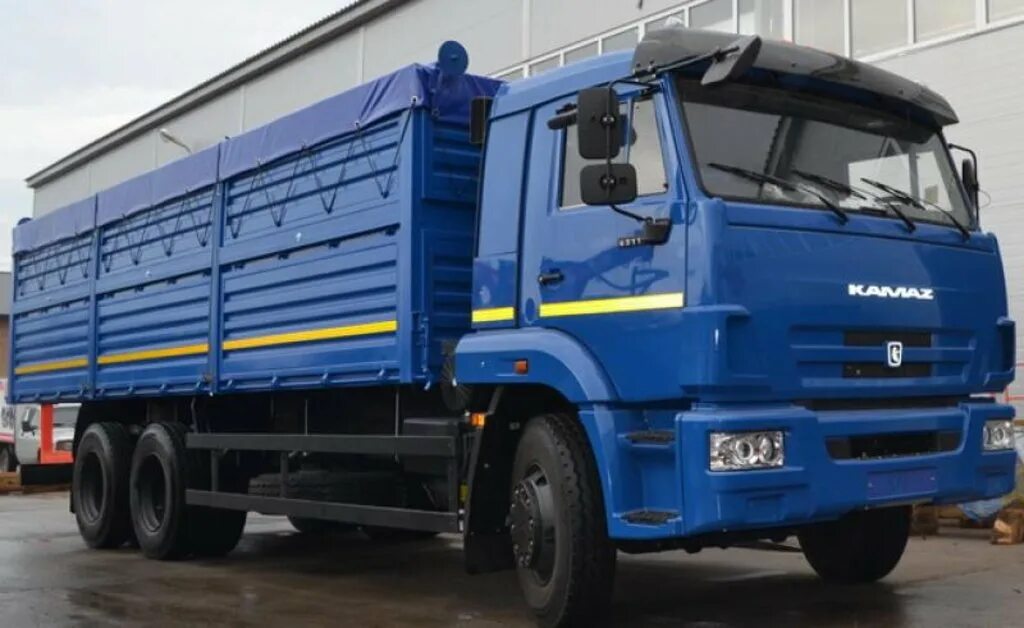 Камаз зерновоз. Камаз 65117 бортовой зерновоз. камаз 65115 бортовой зерновоз. камаз 65117 зерновоз новый. камаз 552910 бортовой.