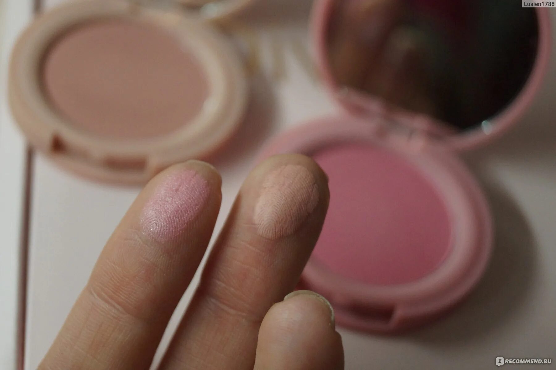 Румяна диваж. Divage румяна solo compact. румяна divage solo 01. румяна компактные divage solo compact blush. диваж румяна свотчи.