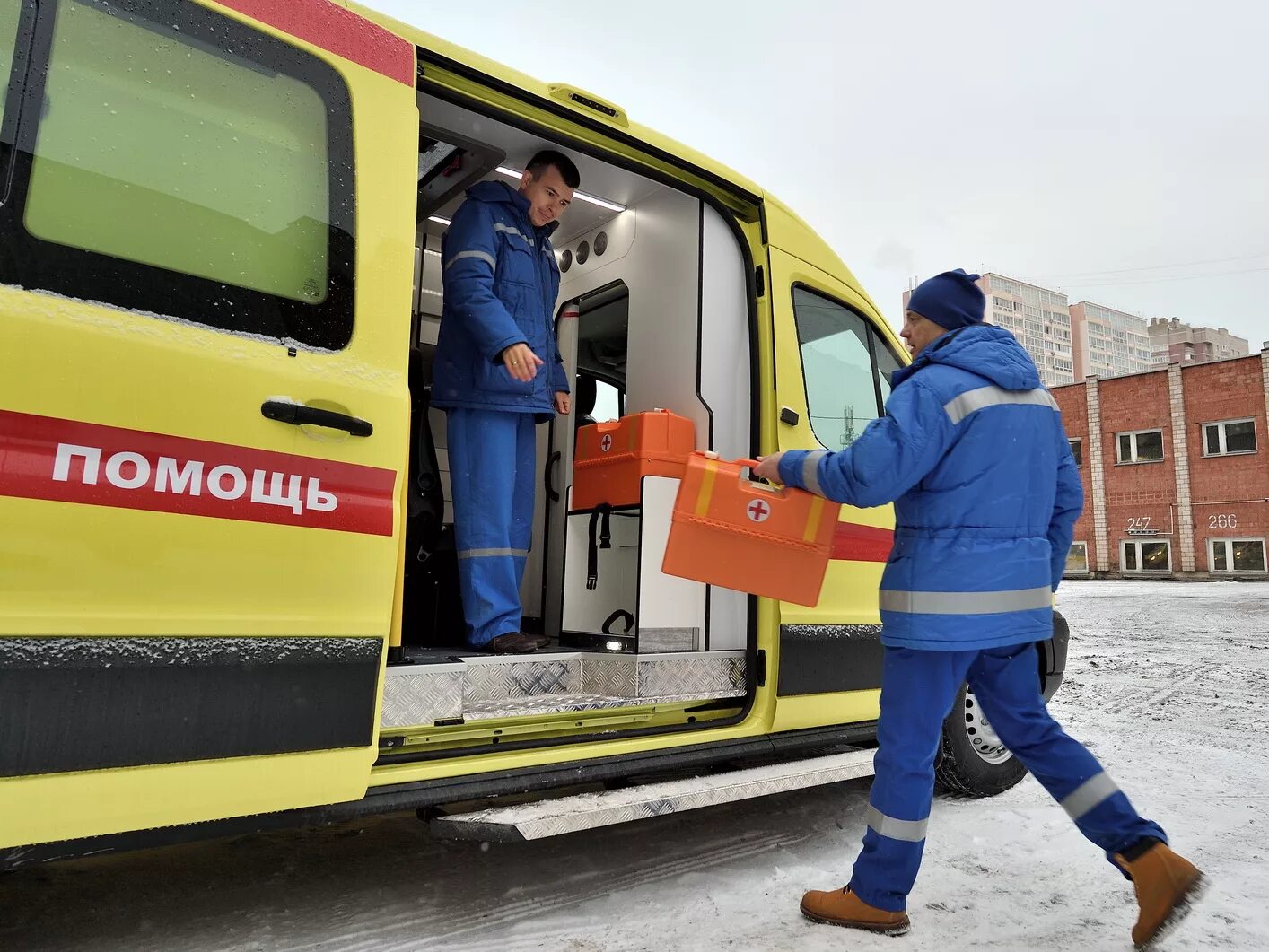 врачи скорой помощи ижевск. бригада скорой медицинской помощи. скорая ижевск. скорая можга. общепрофильная бригада скорой помощи.