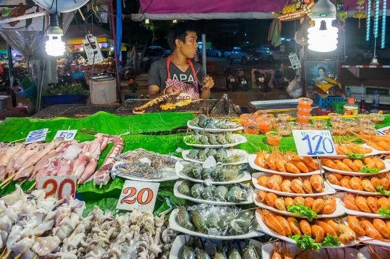 Паттайя где купить. Тайланд ночной рынок еды Паттайя. Тайланд Паттайя ночной рынок. Тайская еда Паттайя. Паттайя рынок морепродуктов.