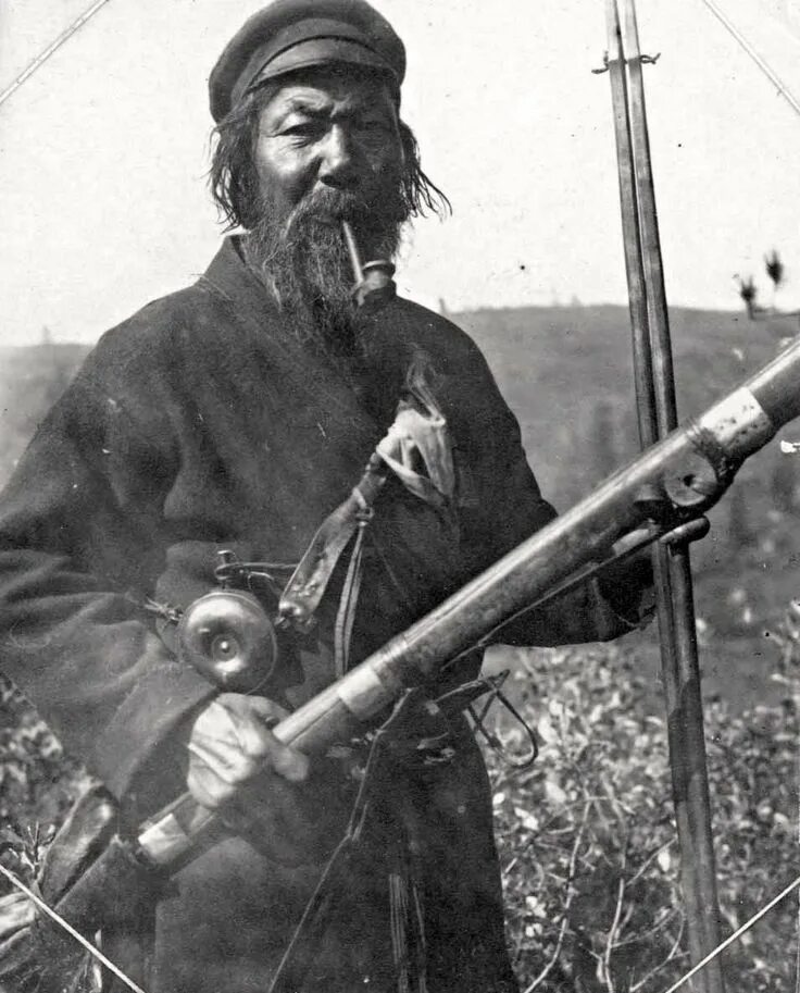 Тунгус охотник. Енисейский охота. Сибирский охотник 19 век. Охота в сибири промысел видео на енисейской. Охота до революции.