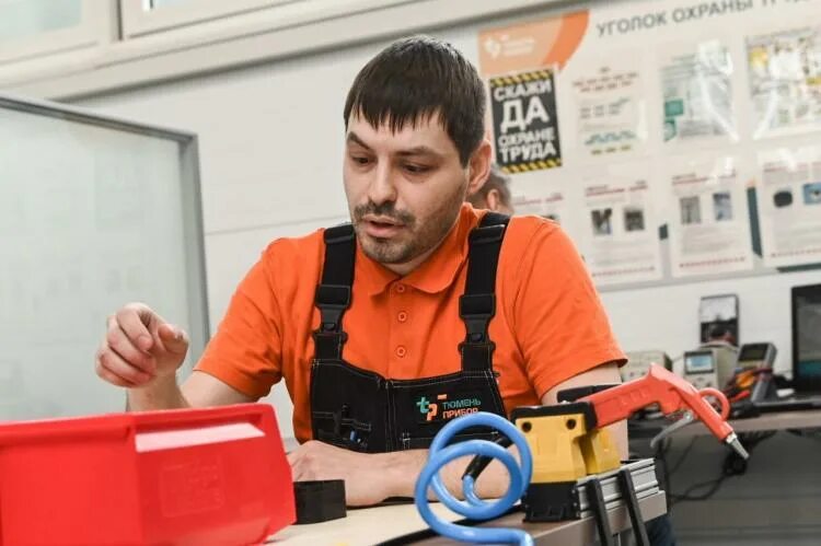 Первое что выпустила компания. Первое что выпустила компания