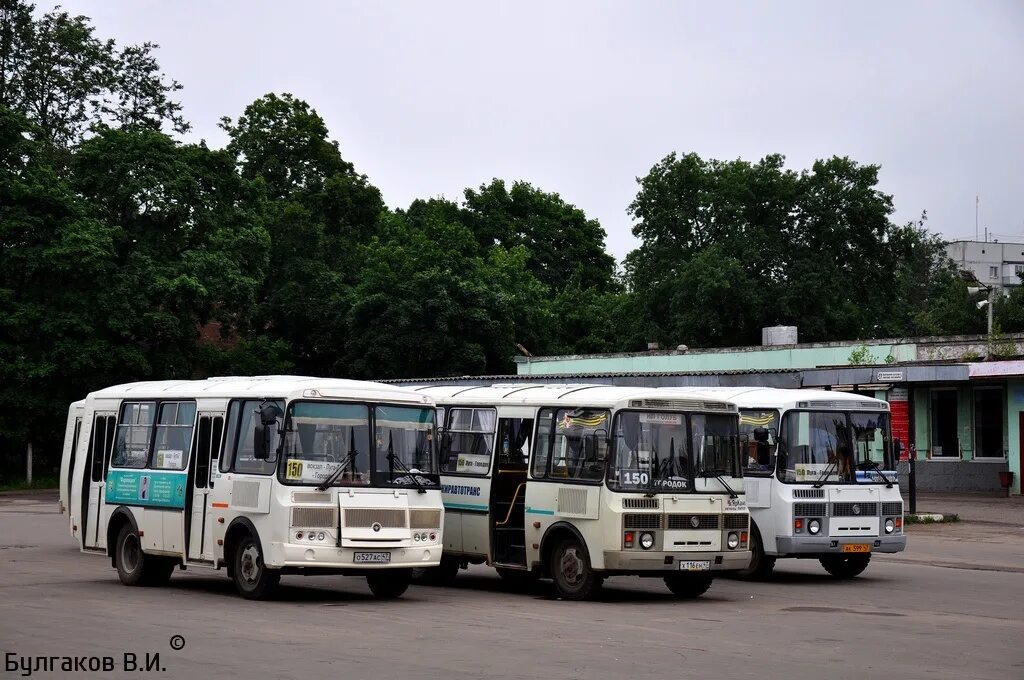 Автобус луга дзержинского. Автобус Луга. Автовокзал в Луге. Лугу на автобус. Лужский Автобусный вокзал.