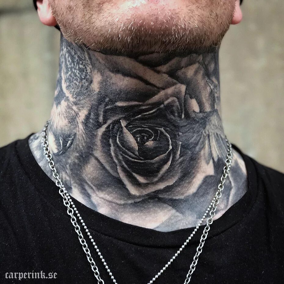 Татуировки на шее. Татуировки мужские на шее. Тату на всю шею для мужчин. Розочка на шею