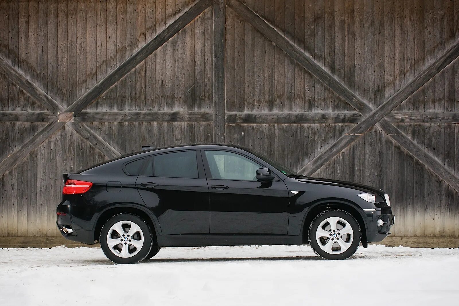 X 6 14 40. БМВ x6 2011. BMW x6 2003. BMW x6 сбоку. БМВ Икс 6 2011.