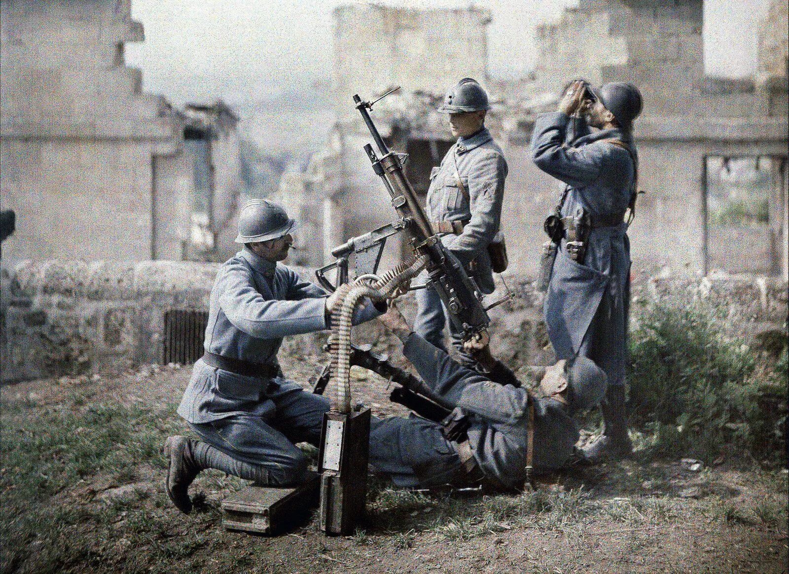 Французы во второй мировой. Ww1 французский пулемет в 1914. Французский солдат ww2. Французский пулеметчик первой мировой.