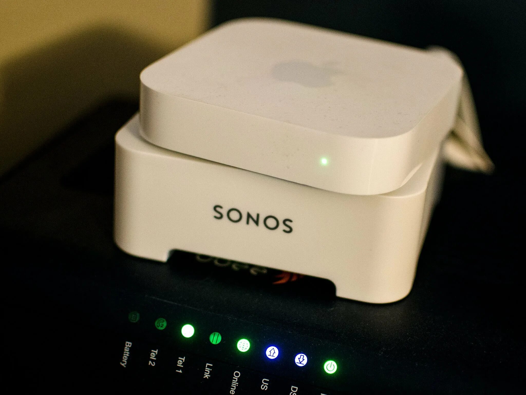 Apple express. Модем apple airport. роутер аппле. роутер airport express. вай фай роутер апл.