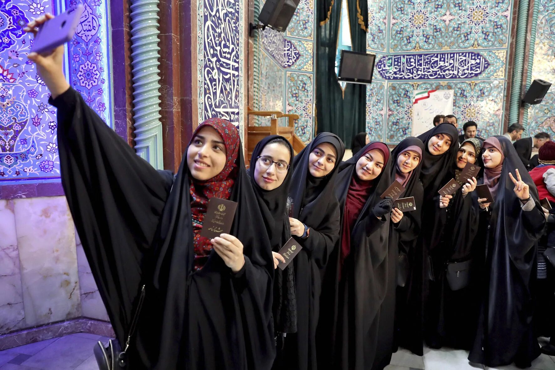 Иран Тегеран. Иран Тегеран иранцы. Иранские женщины Тегеран. Иран в ближайшее время