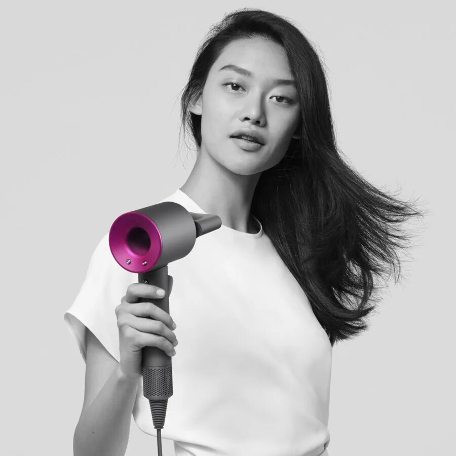 Дайсон hd03. Dyson hair Dryer. Ребекка Дайсон-Смит. Dyson Supersonic с моделями.