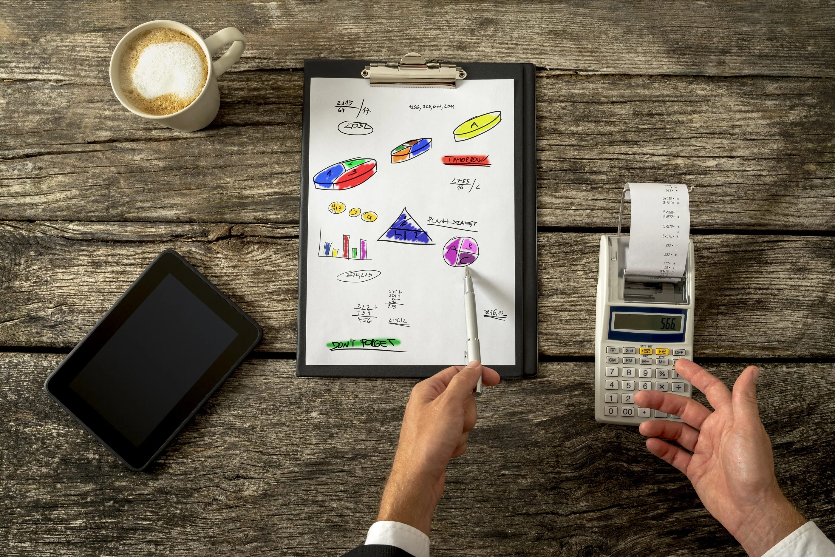 Account don t match. Касса вид сверху. what does an accountant do?. calculation on paper. chief accountant.
