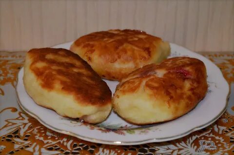 Тесто на пирожки с яблоками на сковороде