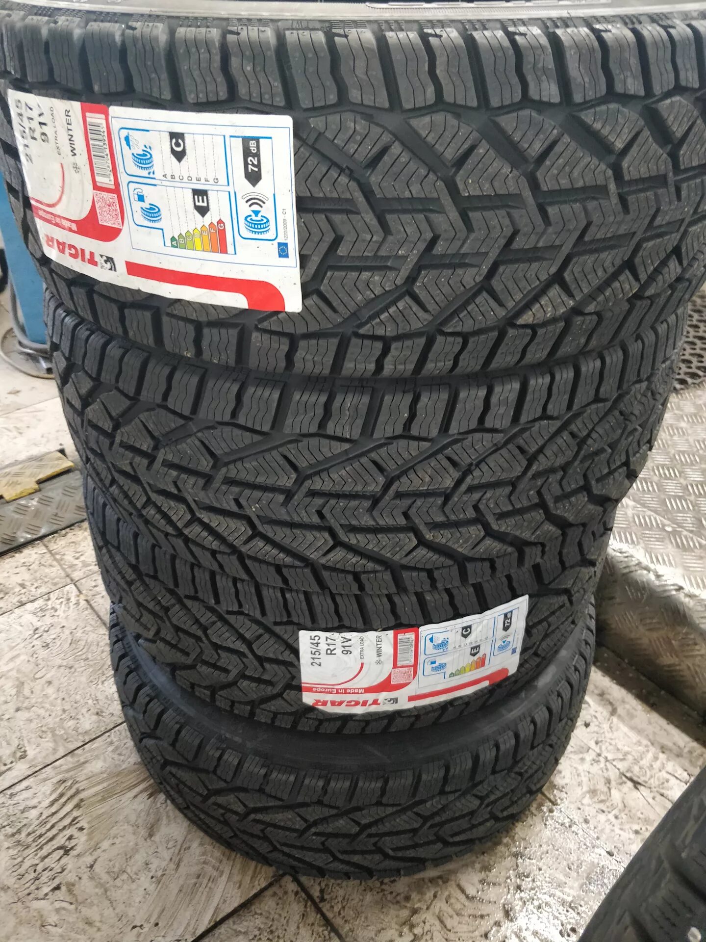 Michelin tigar. Шина tigar winter 225/50r17. tigar winter 205/45 r17 88v. tigar winter 215/45r17 91 v. tigar winter 215/40r17 87v.
