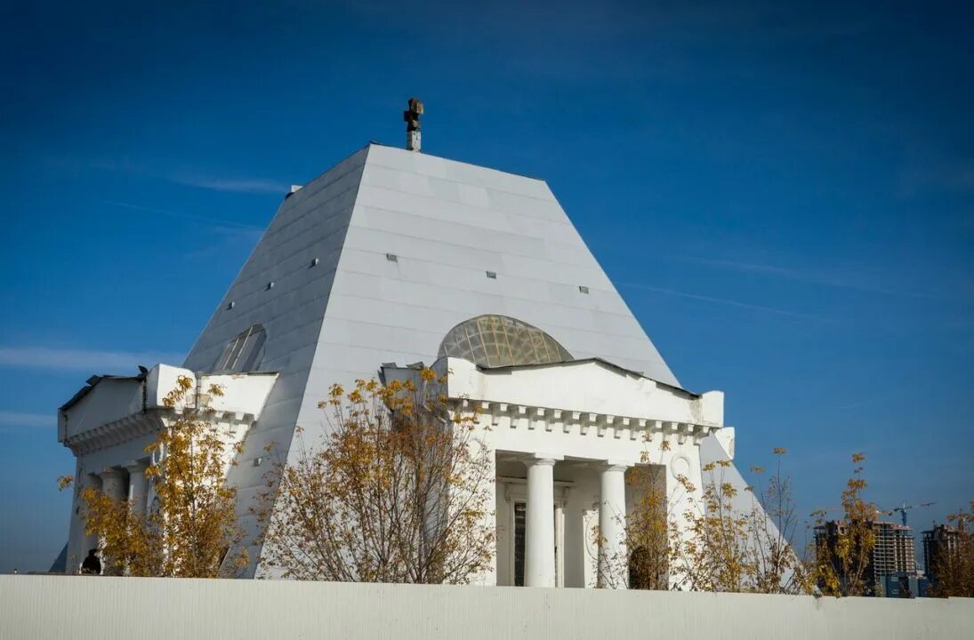 Храм павших воинов. Храм-памятник спаса нерукотворного. Храм памятник спаса нерукотворного казань. Храм павших воинов. Храм памятник нерукотворного образа спасителя в казани.