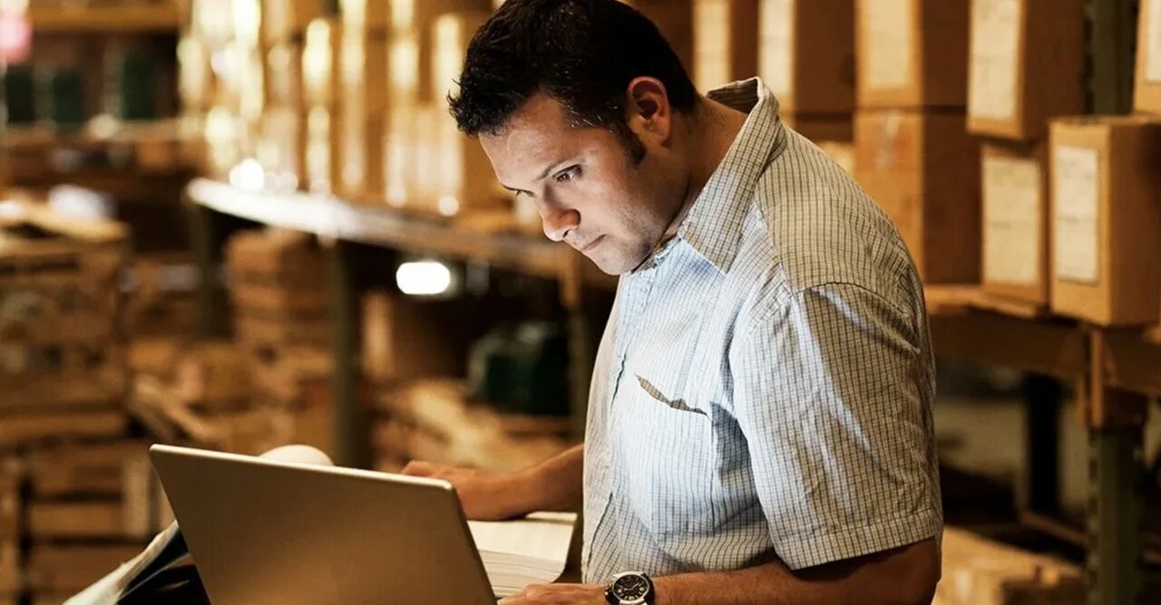 Администратор склада. Склад компьютеров. Оператор склада. Заведующий складом по ок 010-2014. Кладовщик.