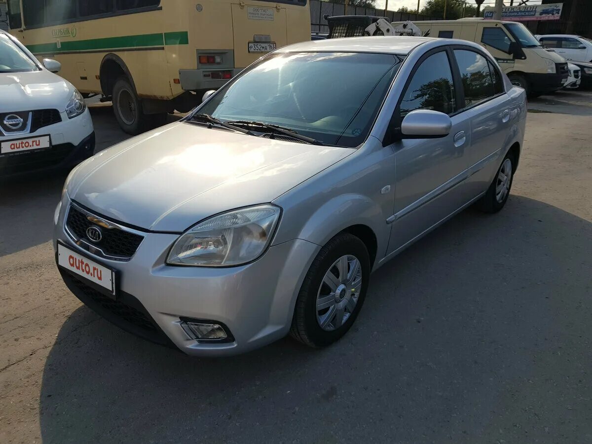 Rio 2009. Kia Rio 2009. Kia Rio 2 серебристый металлик. Кио рио2 2009г. Киа Рио 2 серебристая.