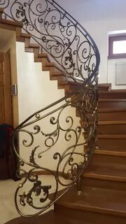 Кованые перила в частном доме