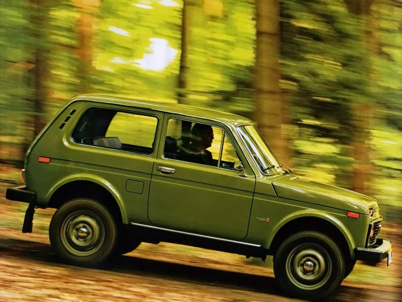 Сколько есть нива. Lada Niva (ВАЗ-2121). Лада 4x4 2121 Нива. Лада Нива 2121 4х4. Нива трехдверка ВАЗ 2121.