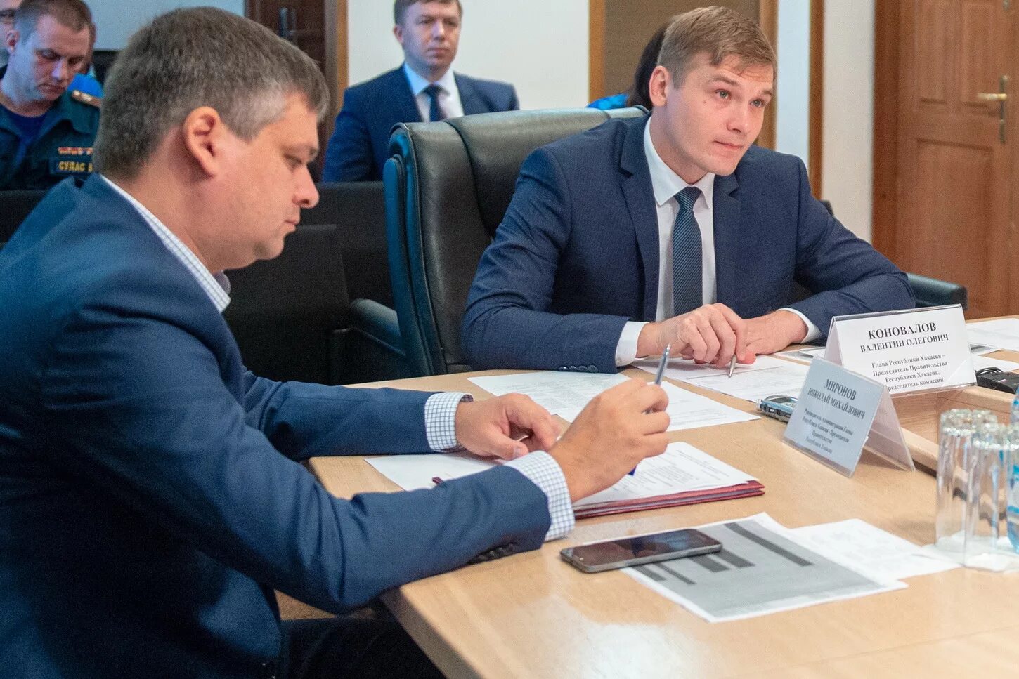 Дом правительства хакасии. Губернатор хакасии. Главе республики хакасия председателю правительства республики хакасия. Глава хакасии. Глава республики хакасия.