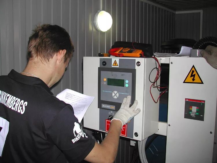 Сервис дизельных генераторов. Машинист двс дэс дгу. Техническое обслуживание электростанций. Сервис генераторов. Монтаж и пусконаладка оборудования.