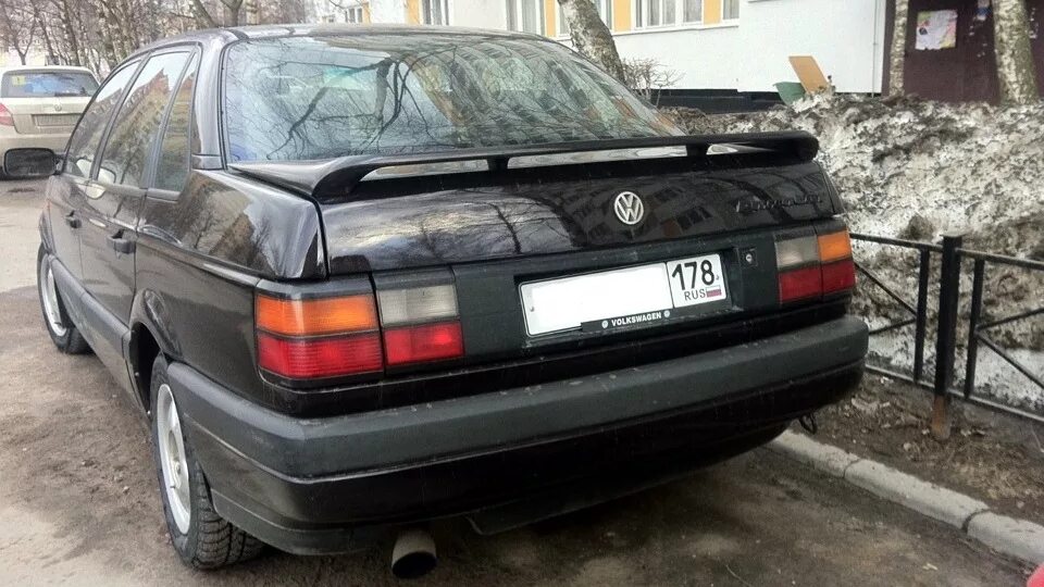 Купить бу фольксваген б3. Volkswagen Passat b3 черный. Фольксваген Пассат б3 черный. Пассат б3 седан. Фольксваген Пассат б3 седан чёрный.